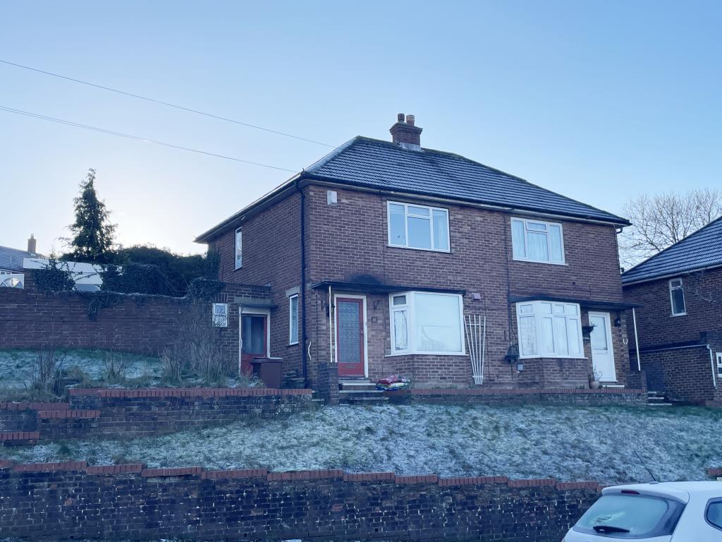 Lot: 26 - HOUSE FOR REFURBISHMENT -